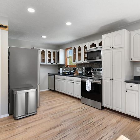 Spacious Cabin Near Hocking Hills And Caves With Hot Tub And Firepit Laurelville Bagian luar foto