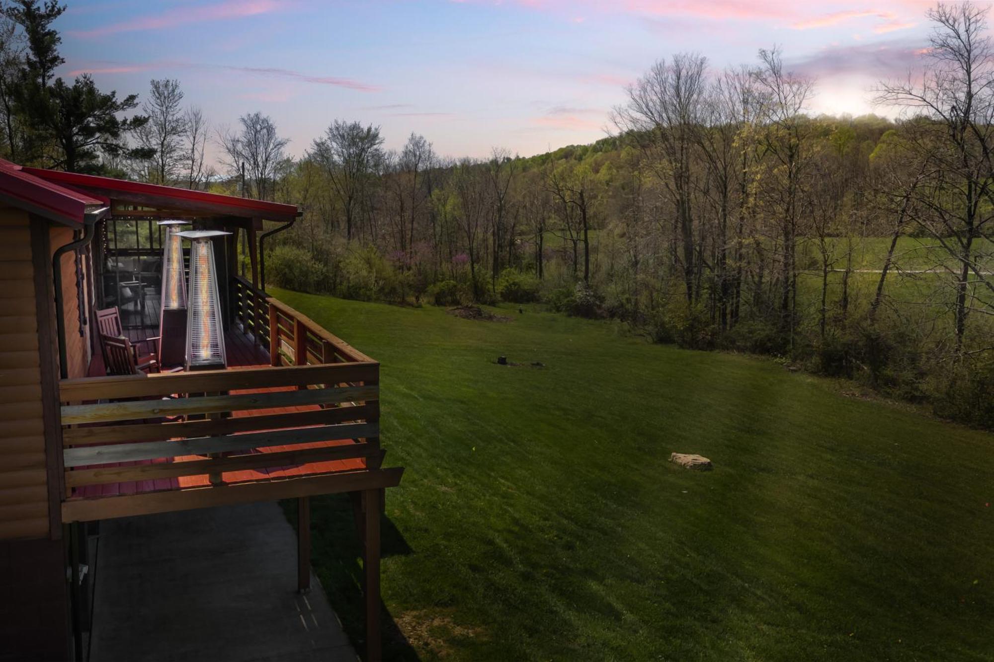 Spacious Cabin Near Hocking Hills And Caves With Hot Tub And Firepit Laurelville Bagian luar foto