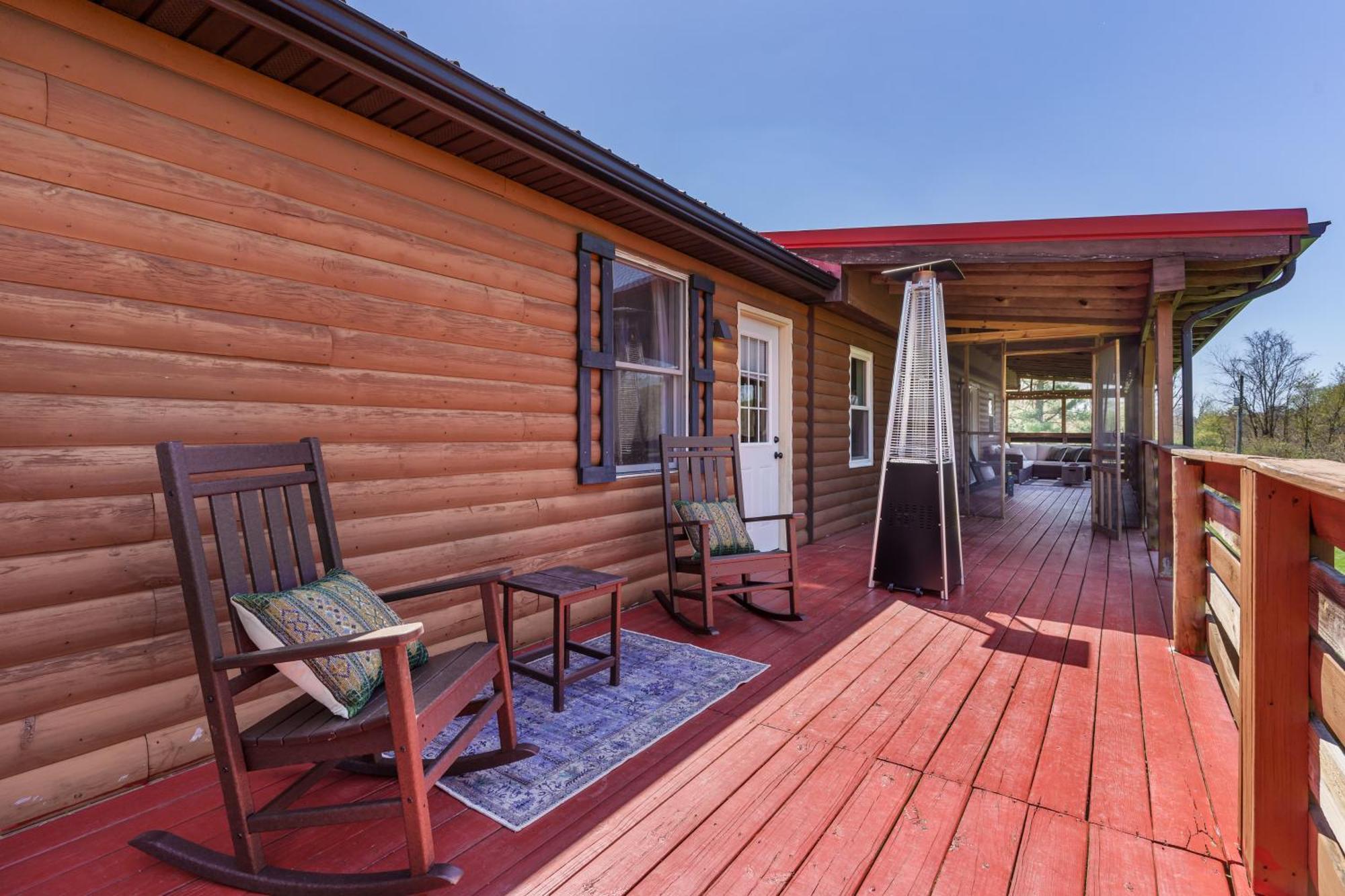Spacious Cabin Near Hocking Hills And Caves With Hot Tub And Firepit Laurelville Bagian luar foto