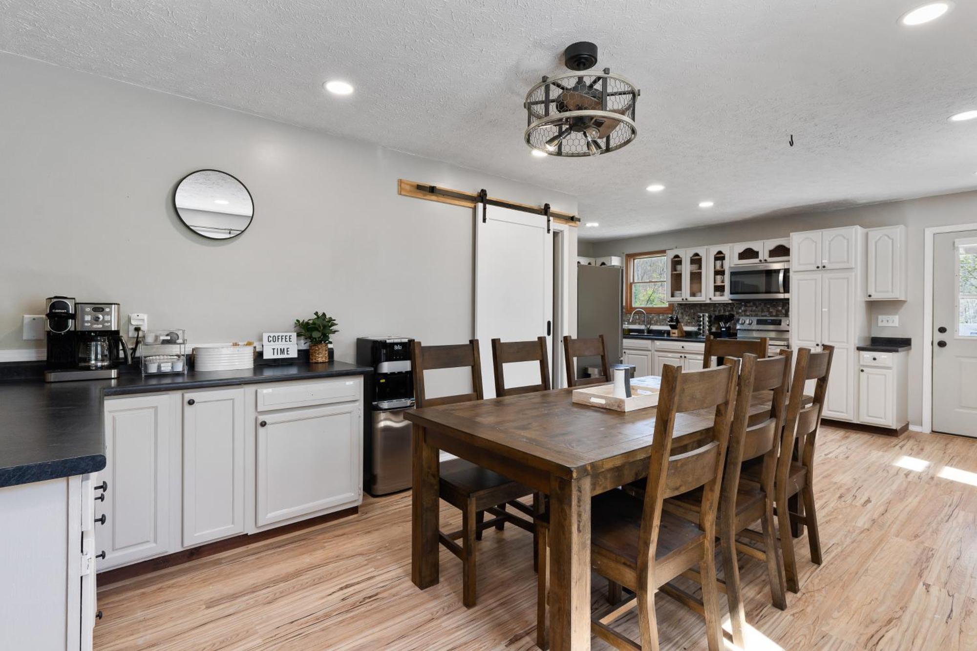 Spacious Cabin Near Hocking Hills And Caves With Hot Tub And Firepit Laurelville Bagian luar foto