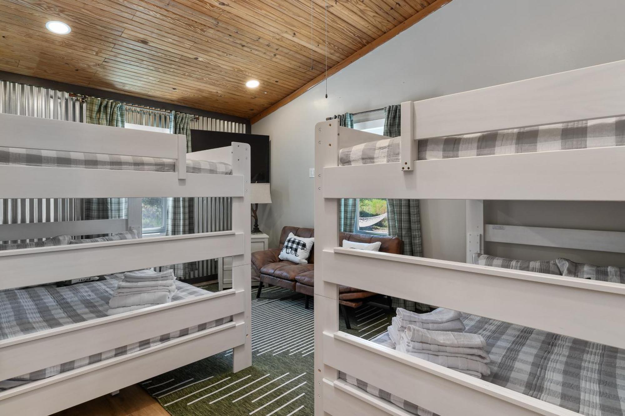 Spacious Cabin Near Hocking Hills And Caves With Hot Tub And Firepit Laurelville Bagian luar foto