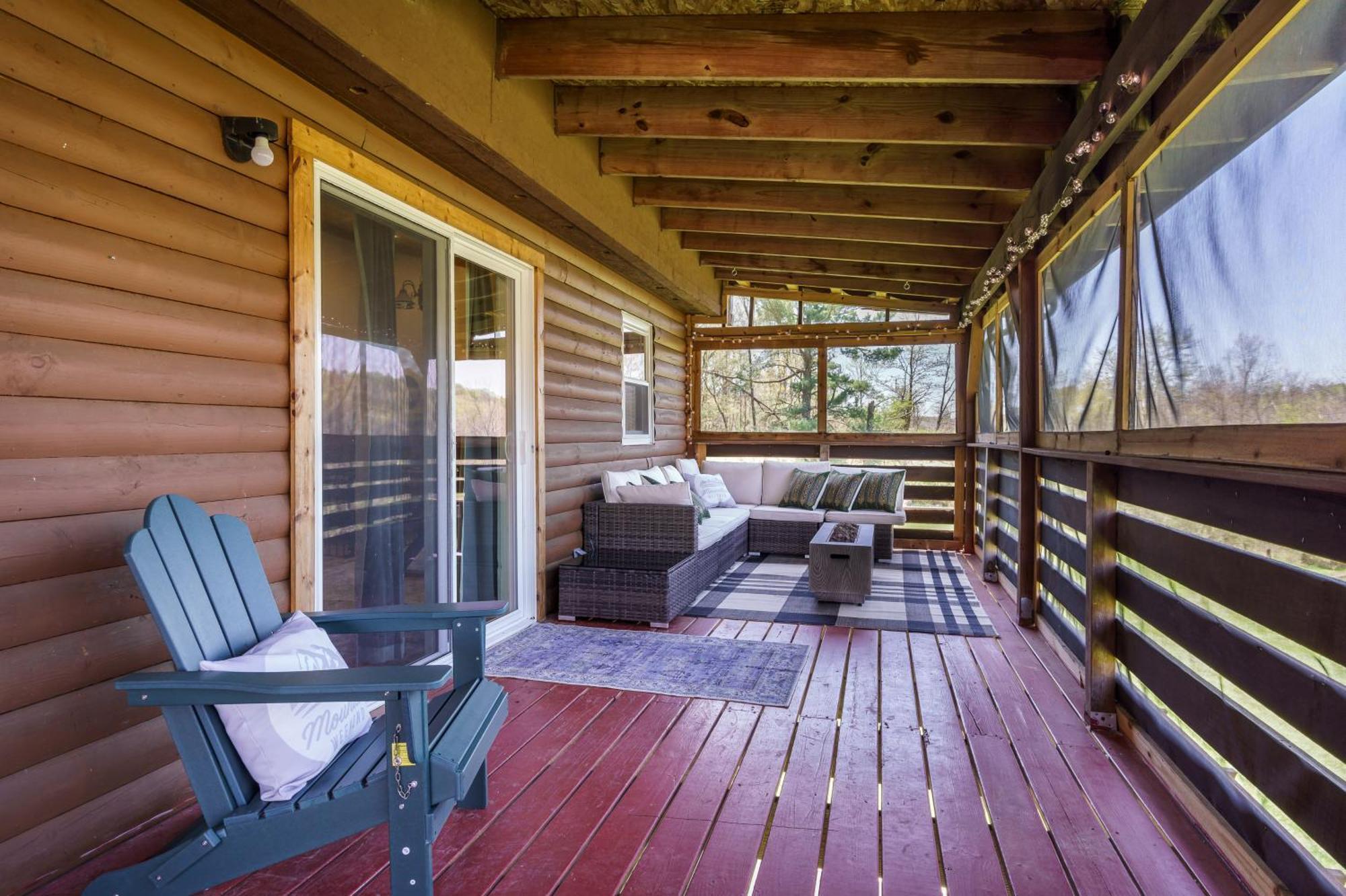 Spacious Cabin Near Hocking Hills And Caves With Hot Tub And Firepit Laurelville Bagian luar foto